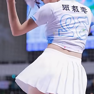 그는 그 놀라움에 매우 놀랐다.